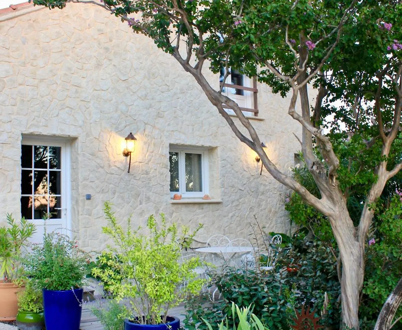 Le Clos Vitis Violès Frühstückspension