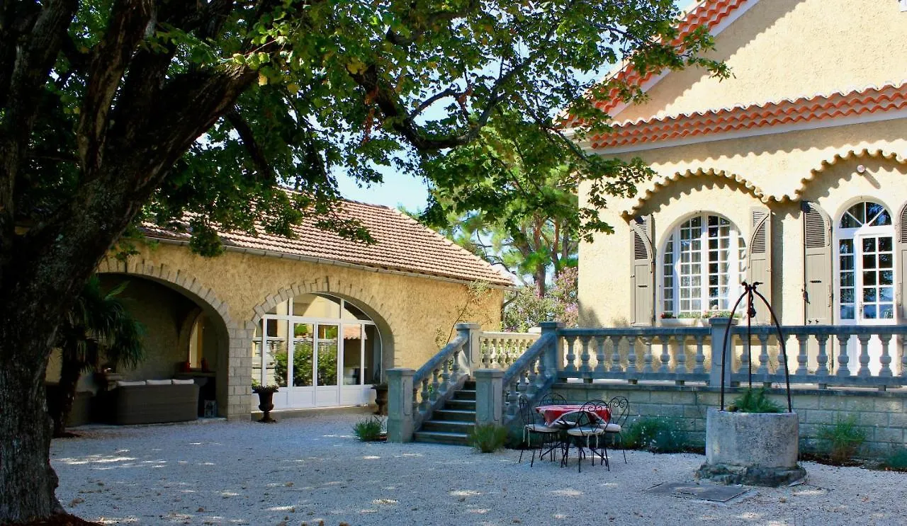 Le Clos Vitis Violes France
