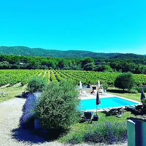 Couette-café Bastide St Victor à 2,5 Kilomètres De Lourmarin, Puyvert